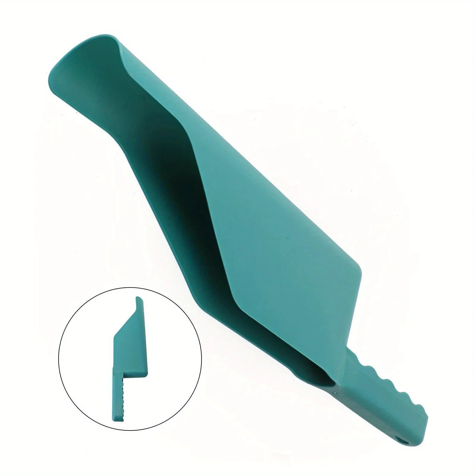 Dimension diagram of green gutter scoop showing 43 cm length and 9.5 cm wide scoop head on white background